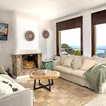 Tatil Evi Sea View Pool 2km To Cala Canyelles Fully Air Conditioned King Queen Quality Beds Bbq Lloret de Mar