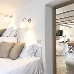 Sea View Pool 2km To Cala Canyelles Fully Air Conditioned King Queen Quality Beds Bbq * Lloret de Mar